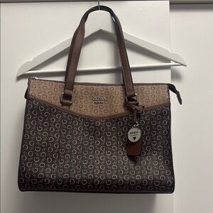 Guess Medium Shoulder bag